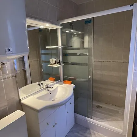 Renove, Calme, Balcon Sud, Jardinet, Proche Pistes Et Commerces - Fr-1-787-22 Laveissiere